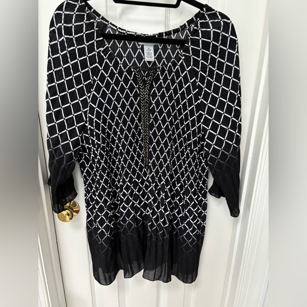Womens Black and White 3/4 Sleeve Tunic Blouse